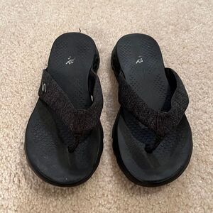 SKETCHERS FLIP FLOPS